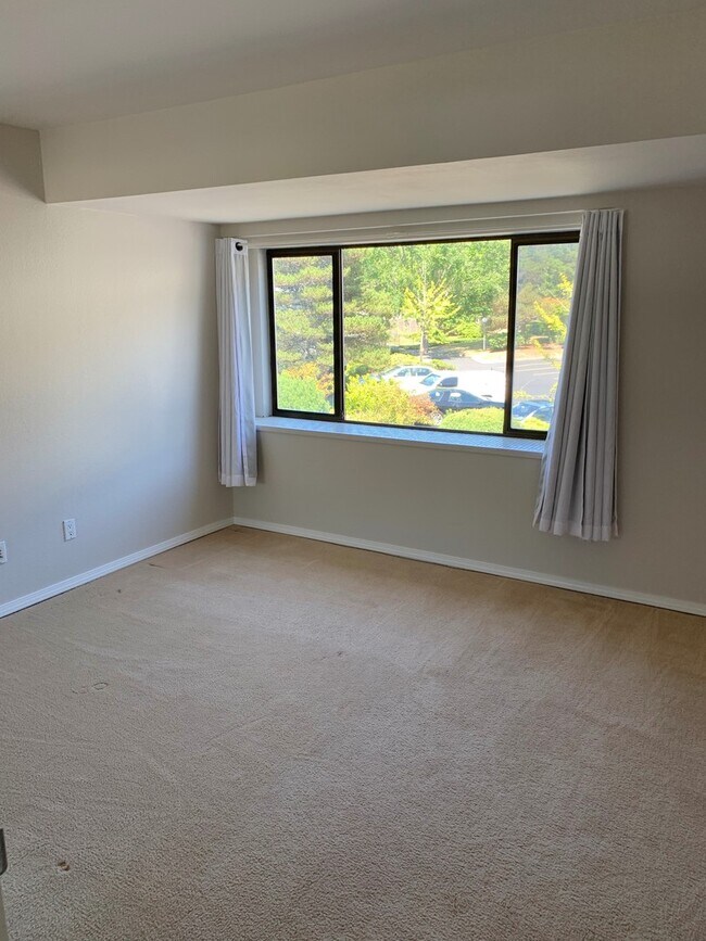 Building Photo - LakeView, Mount lake terrace - 2 bed 1.5 b...