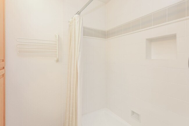 Building Photo - Available! Beautiful 3 Bedroom Townhome In Walnut Creek!