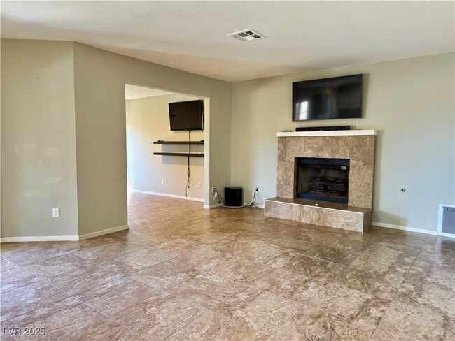 Building Photo - 1635 White Dr