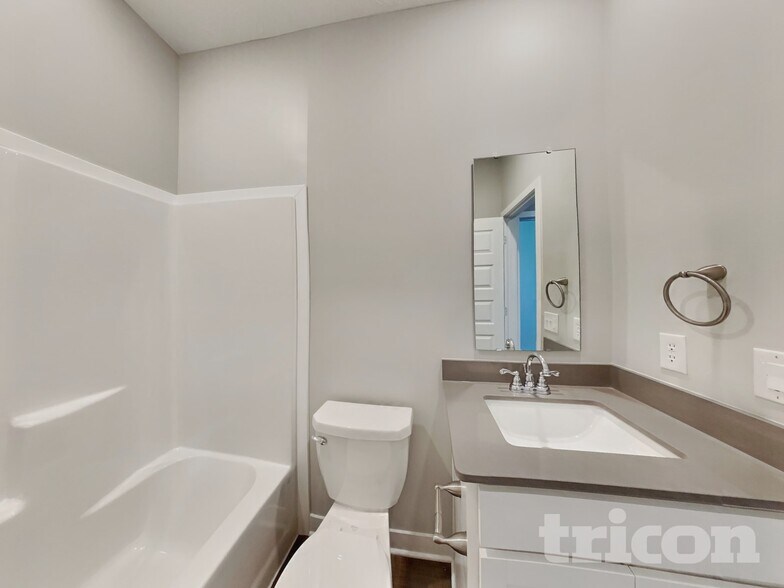 Building Photo - 224 Bluestem Ln