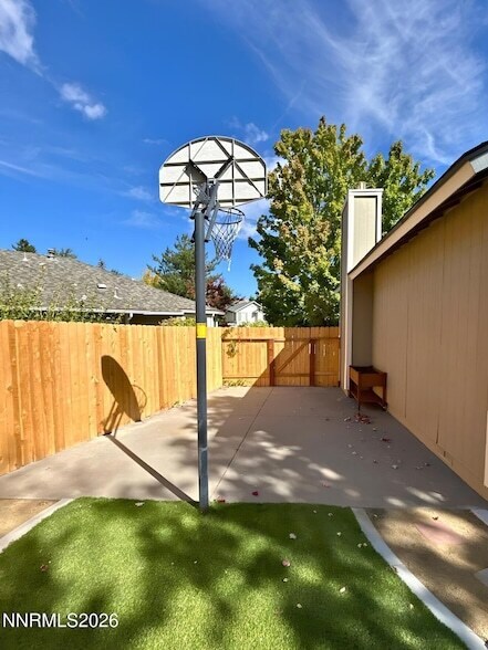 Building Photo - 6326 Blue Lakes Ct