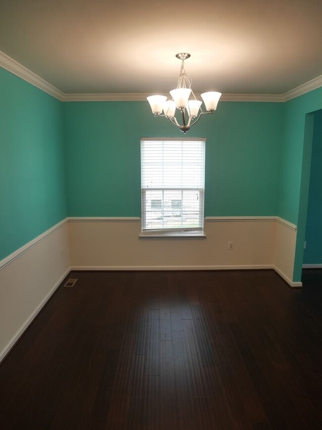 Building Photo - Elegant 4-Bedroom Single-Family Home with ...