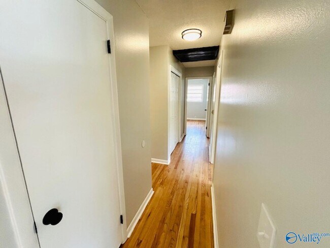 Building Photo - 3606 NW Kenard Ave