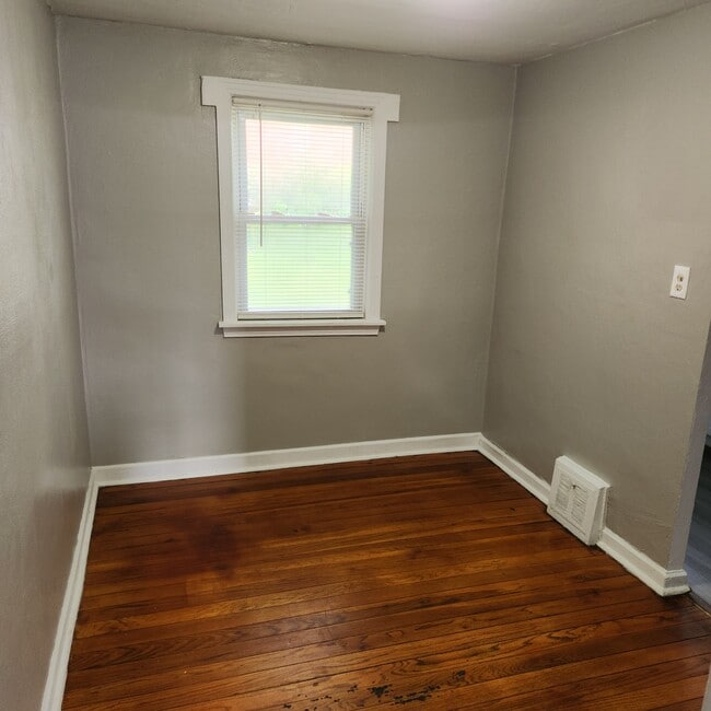 Building Photo - 1144 Shadycrest Dr