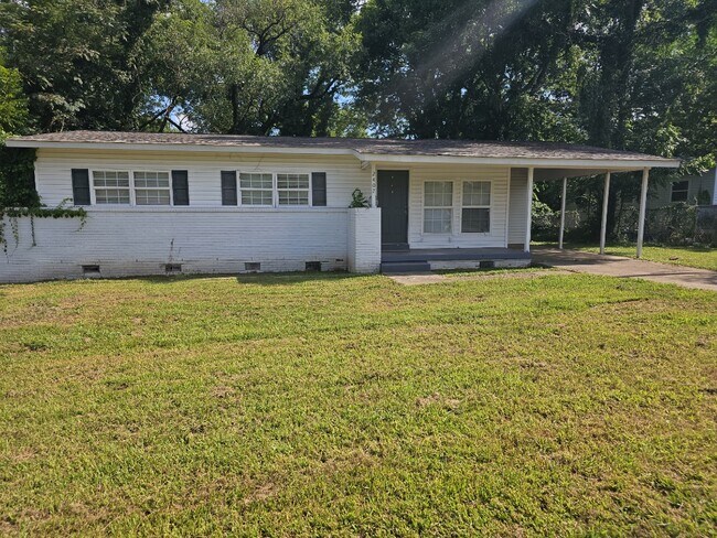 Building Photo - 2407 Medaris Rd NW