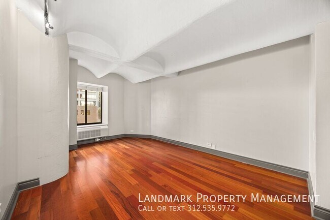 Building Photo - 345 N Canal St