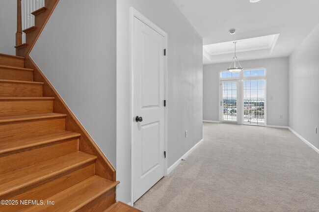 Building Photo - 400 E Bay St