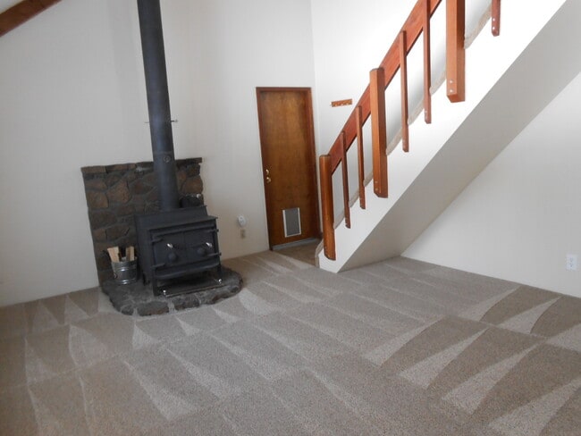 Building Photo - 17297 Golden Eye Dr