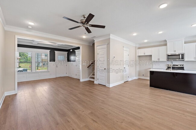 Building Photo - 1121 Jolly Ln