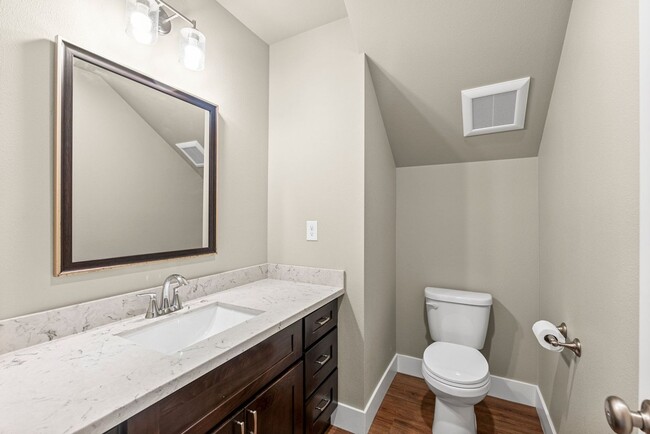 Building Photo - Modern 4-Bed Tacoma Home | Energy Efficien...