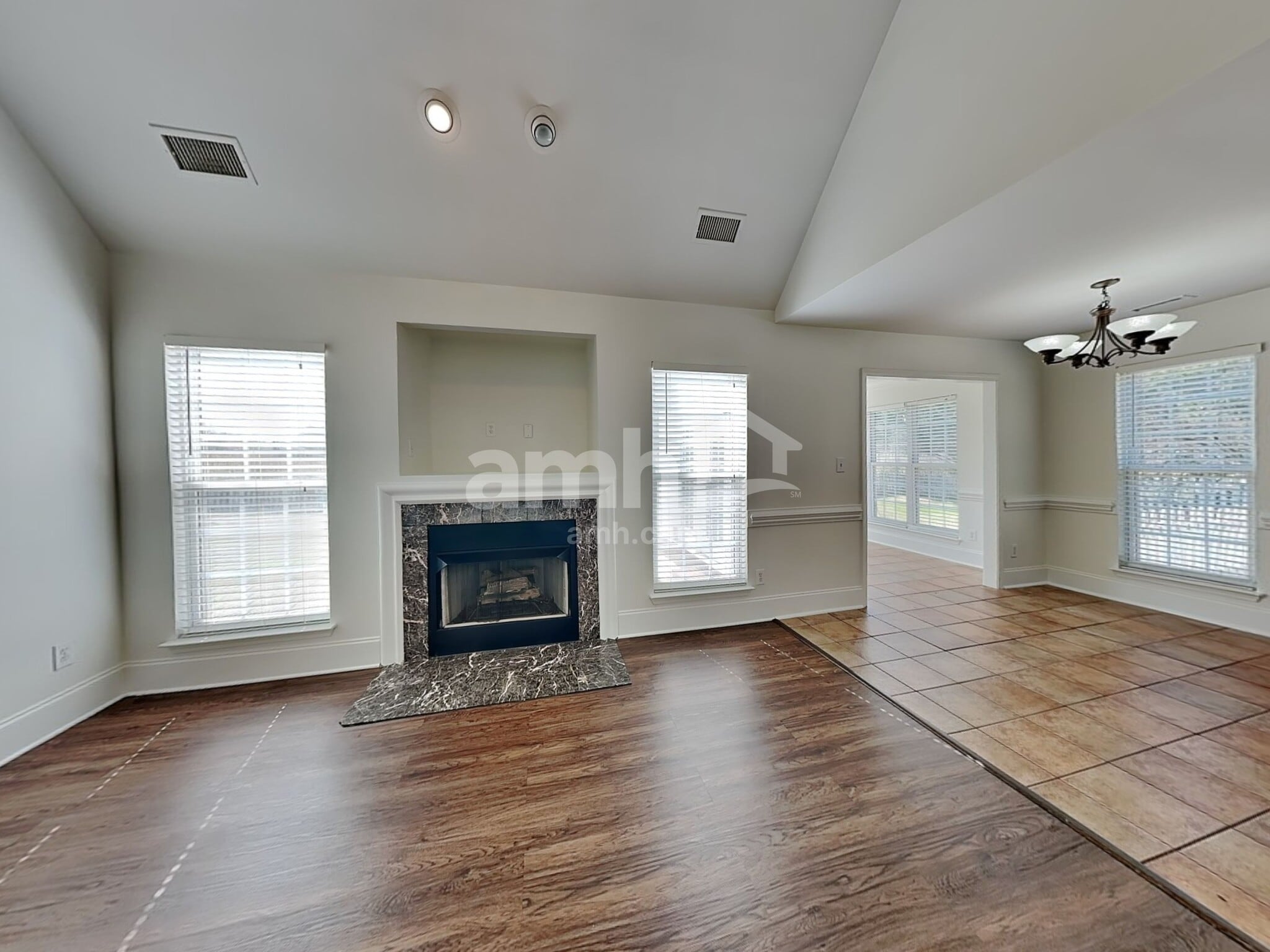 Building Photo - 3437 Continental Dr