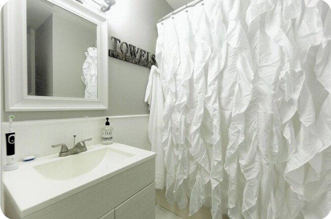 Building Photo - 33B Battery Walk Ct