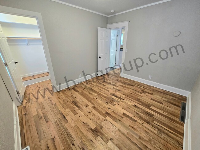 Building Photo - 2629 Roosevelt Rd