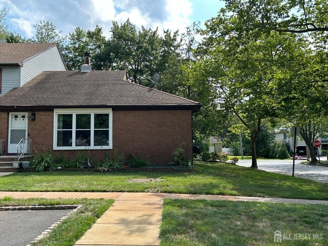 Building Photo - 7 Pendleton Pl