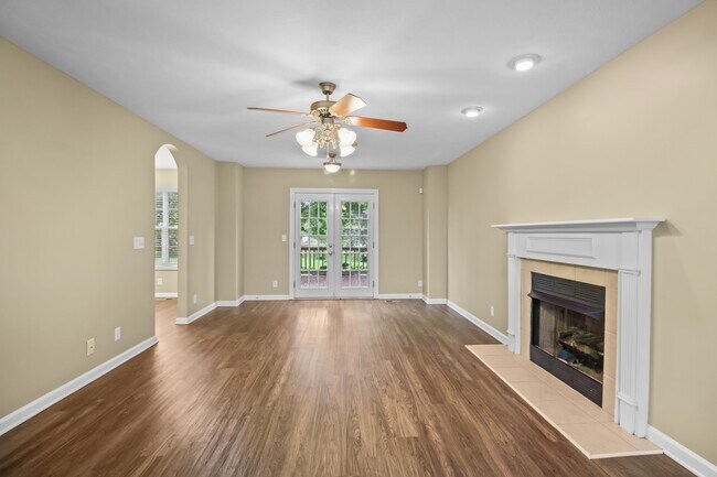 Building Photo - 3368 Marrast Dr