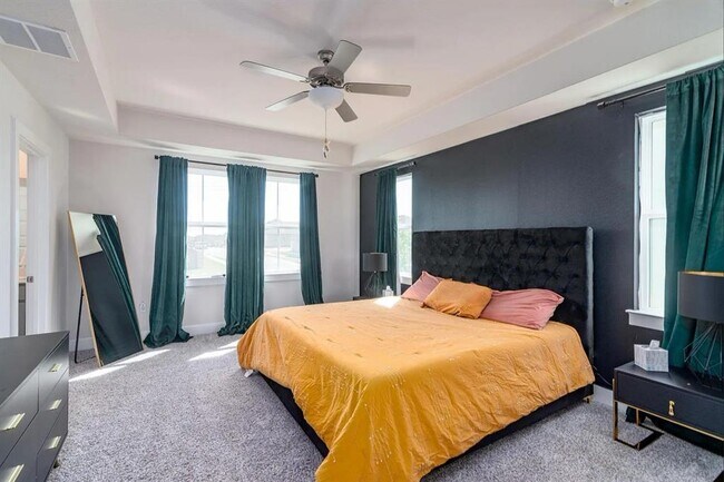 Building Photo - 7501 Travertine Spring Dr