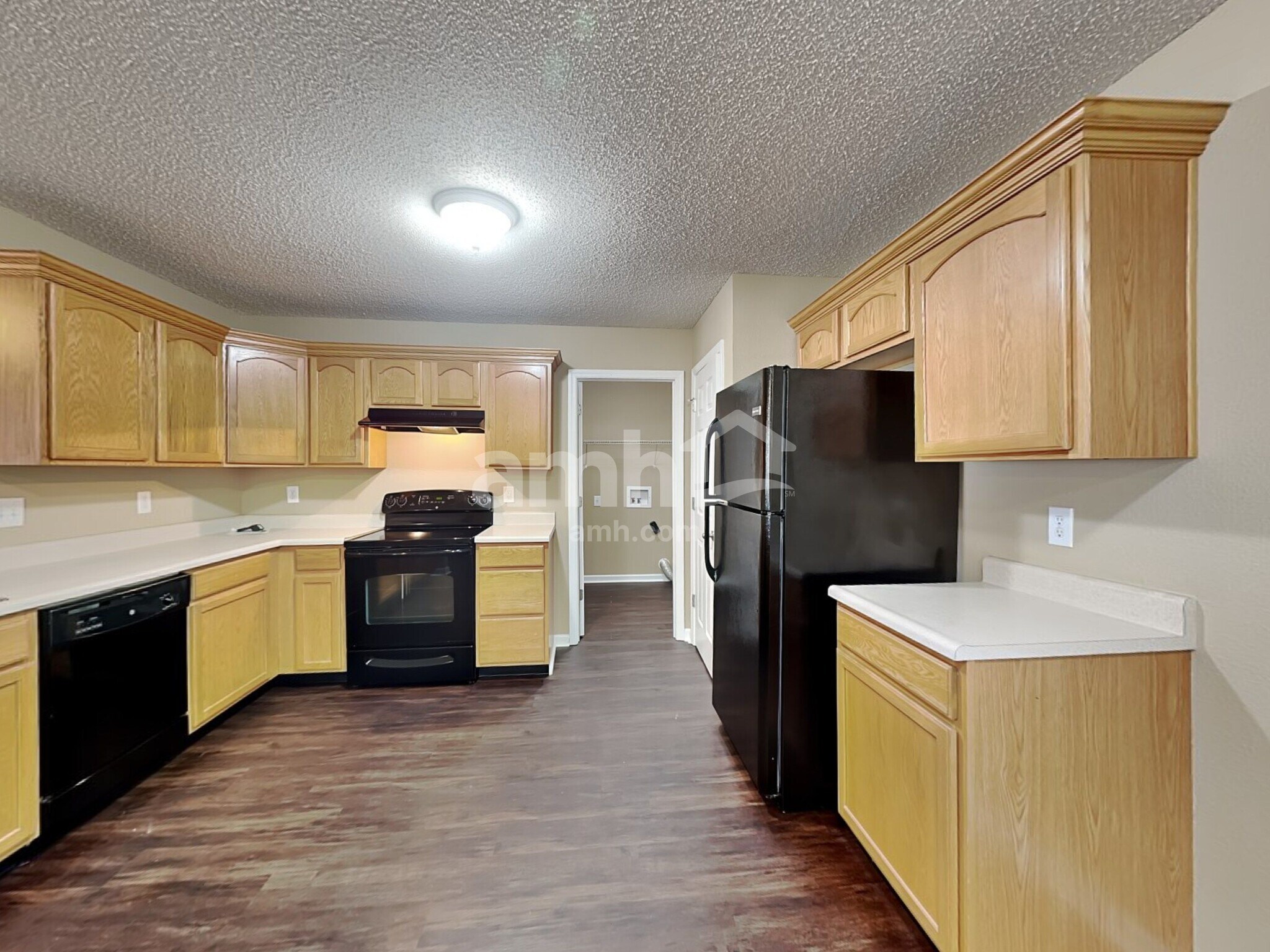 Building Photo - 5833 Cabot Dr