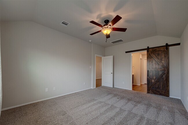 Building Photo - 14004 Lake Cres Dr