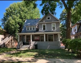 Building Photo - 808 W Oregon St