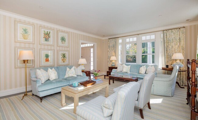 Building Photo - 63 Meadowmere Pl