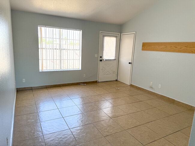 Building Photo - $1,400/mo