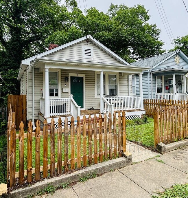 Primary Photo - 9 W Broad Rock Rd