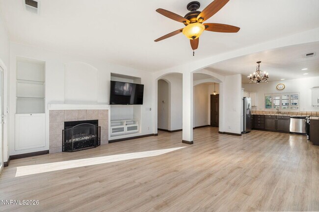 Building Photo - 10235 Lucente Way