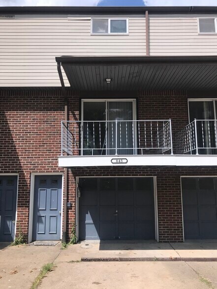 Building Photo - 738 Washington Ave