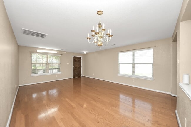 Building Photo - 15202 Lynford Crest Dr