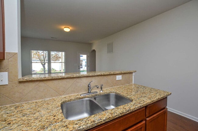 Building Photo - Modern Comfort, Flexible Living, Tailored ...