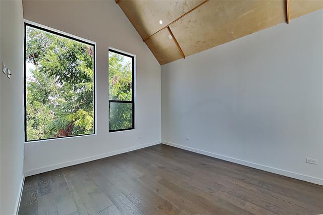 Building Photo - 904 Blackland Ct
