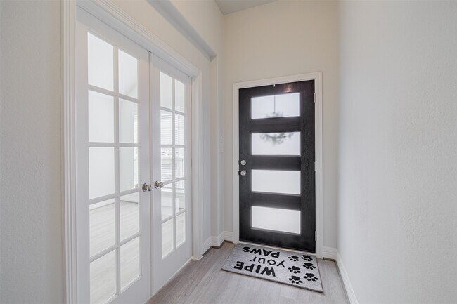 Building Photo - 33118 School Hl Rd