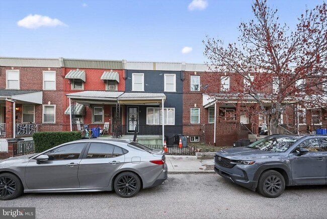 Building Photo - 2710 S Fairhill St