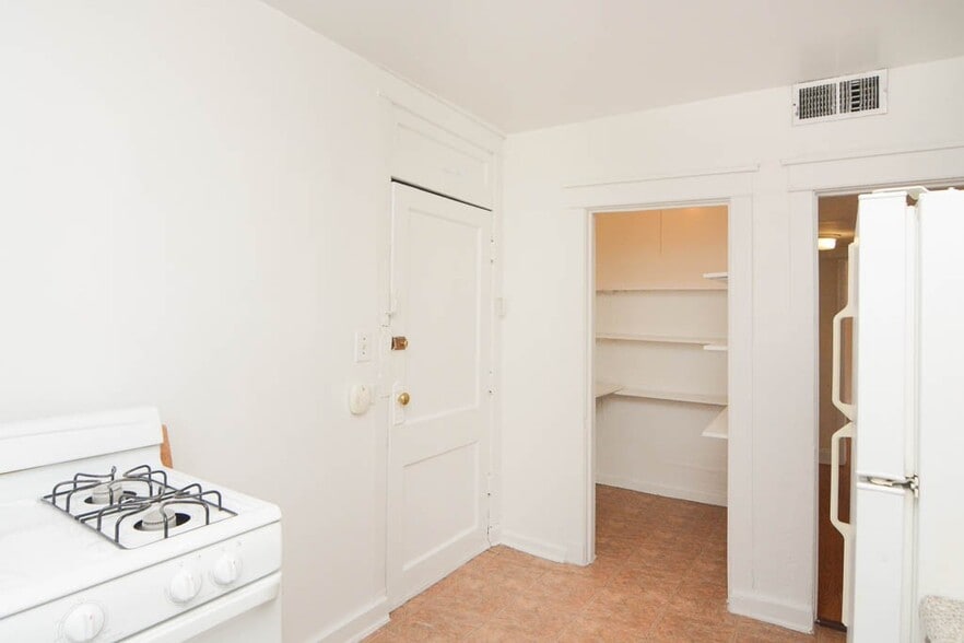 Building Photo - 2520 N Kedzie Blvd