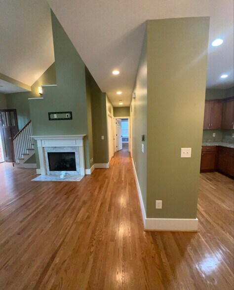 Building Photo - 22 Twin Oaks Dr