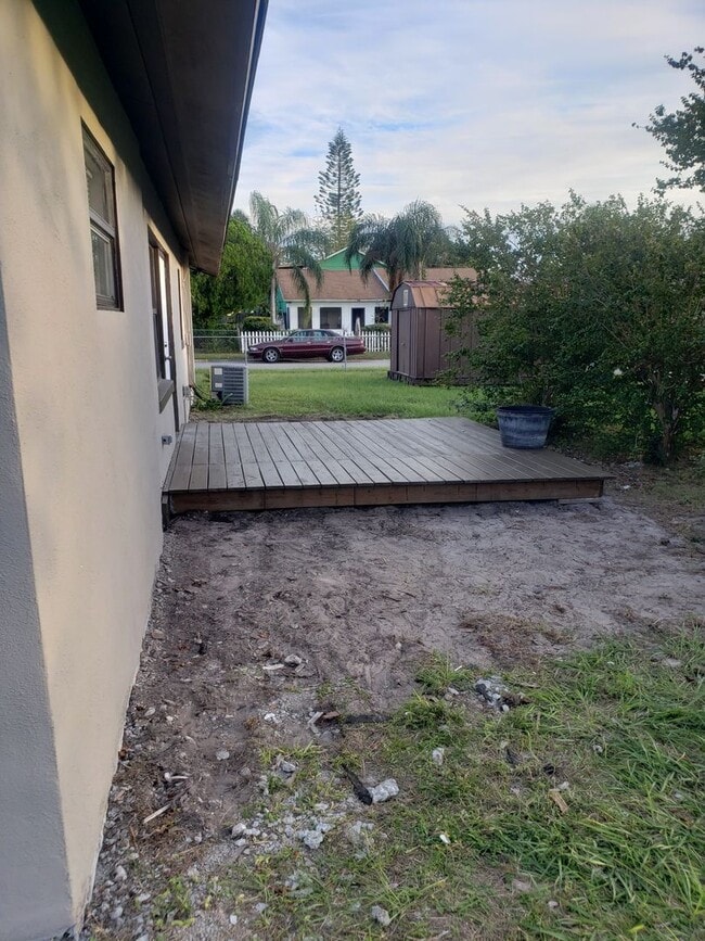 Building Photo - 3 bedroom 2 bath home