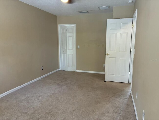 Building Photo - 2850 Retreat View Cir