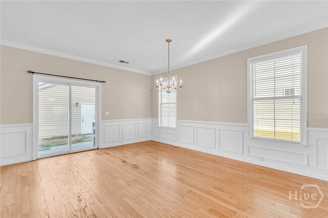 Building Photo - 16 Bushwood Dr