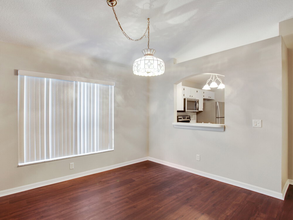 Building Photo - 926 Lake Shore Ranch Dr