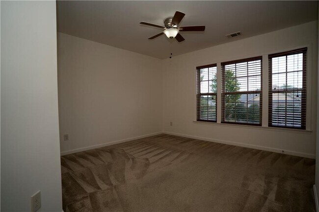 Building Photo - 2412 Harpers Way