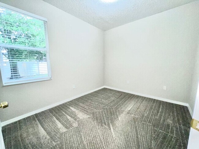 Building Photo - 9240 Black Hawk Ct