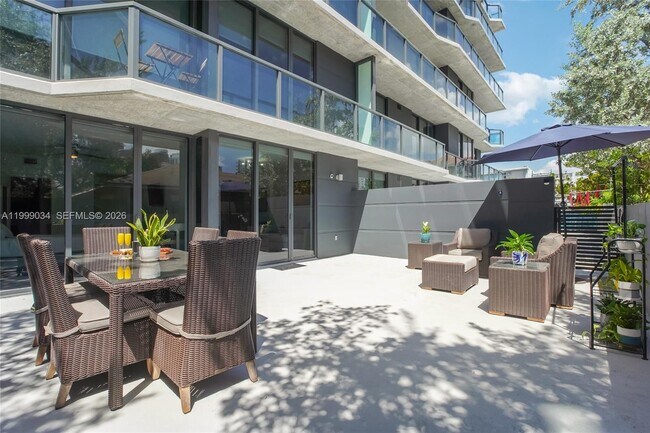 Building Photo - 201 SW 17th Rd