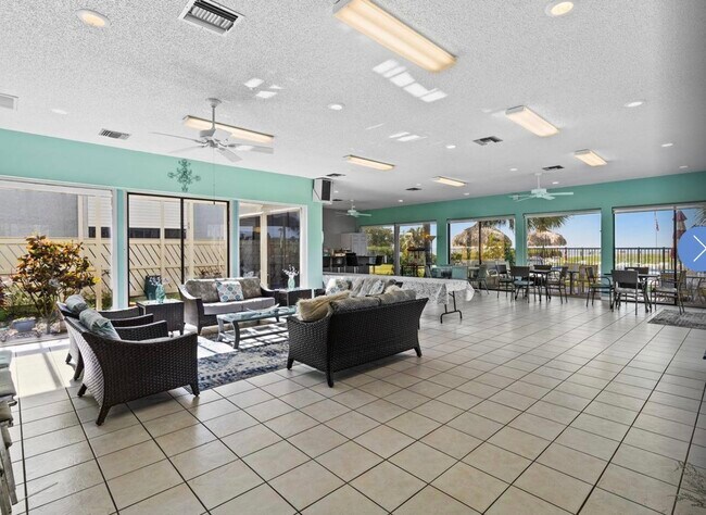 Building Photo - 610 Windrush Bay Dr