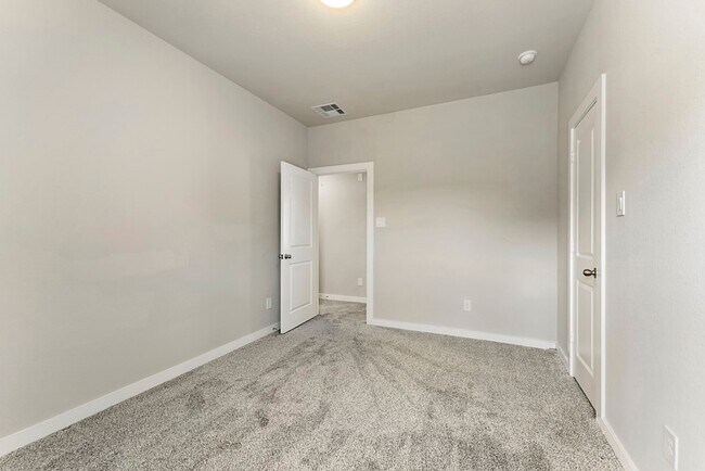 Building Photo - 421 Soapberry Tree Ct