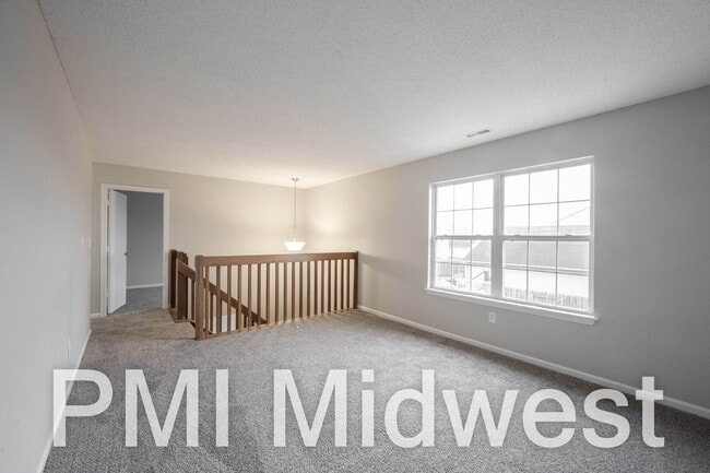 Building Photo - "Charming 4-Bed Family Home with Spacious Layout in Indianapolis!"