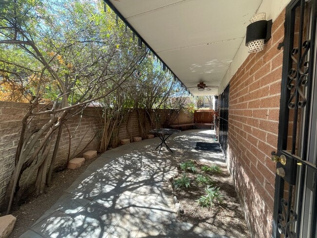 Building Photo - Lovely 2 Bedroom and 2 Bathroom Condo!