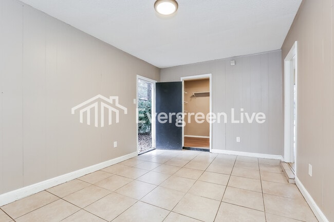 Building Photo - 8704 Duncan Dr