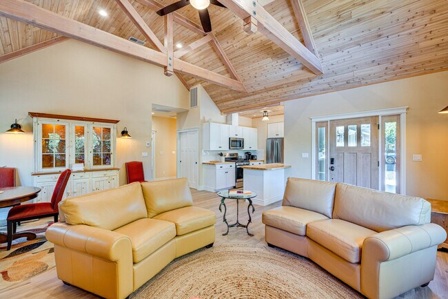 Building Photo - 5700 Winding Way