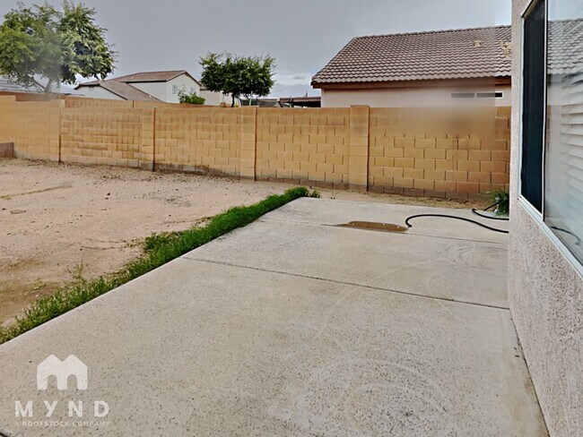 Building Photo - 12622 W Myer Ln