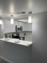Upgraded kitchen - 152 Douglas Rd W